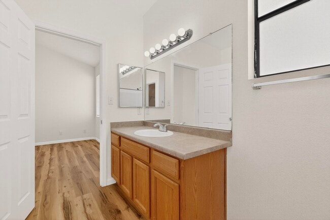 Building Photo - 4200 Ridgeway Ct