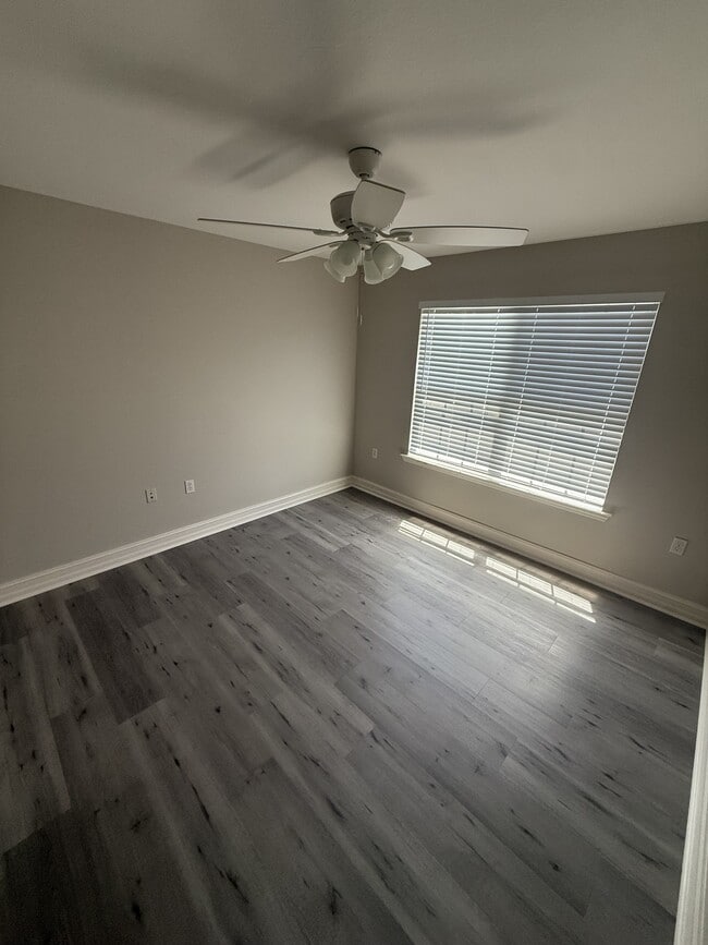 Building Photo - 1529 Crescent Hills Dr