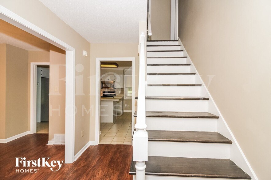 Building Photo - 647 Wheatley Cove