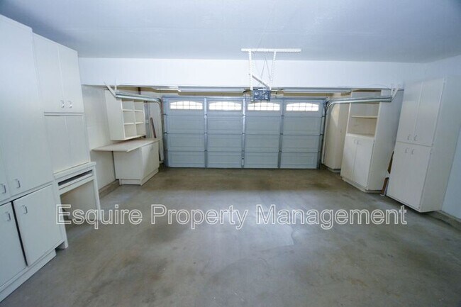 Building Photo - 5181 Via Calderon
