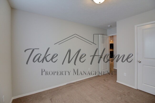 Building Photo - 3 Bedroom in Nixa!