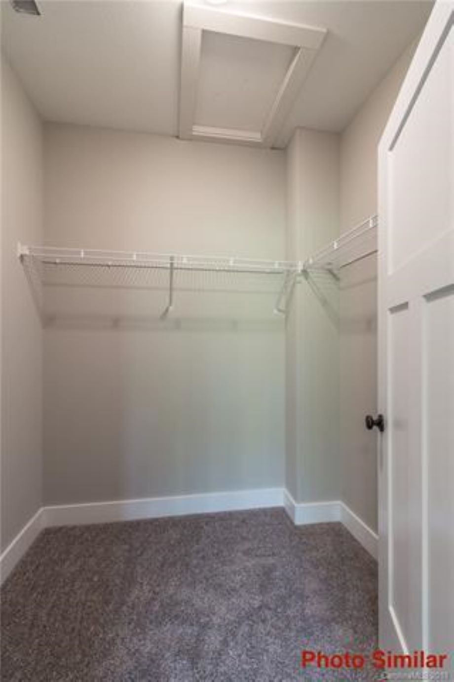 Main en suite Dresser - 124 Foxden Dr