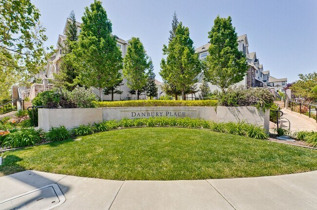 Building Photo - Wow! What a Great Home! Available Now!