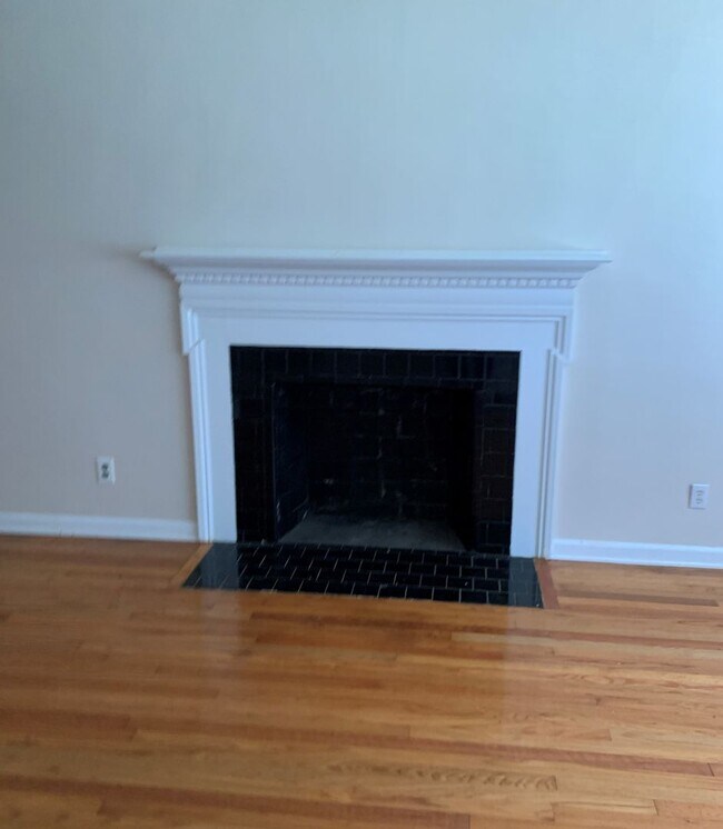 Building Photo - Kensington Park