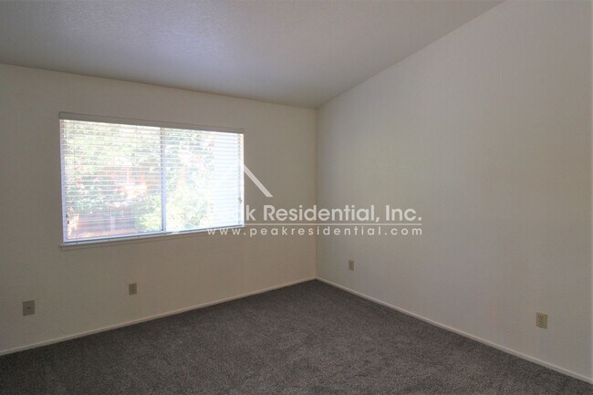 Building Photo - 2641 Decker Way