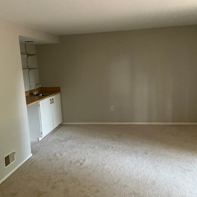 Building Photo - 8946 Skyrock Ct