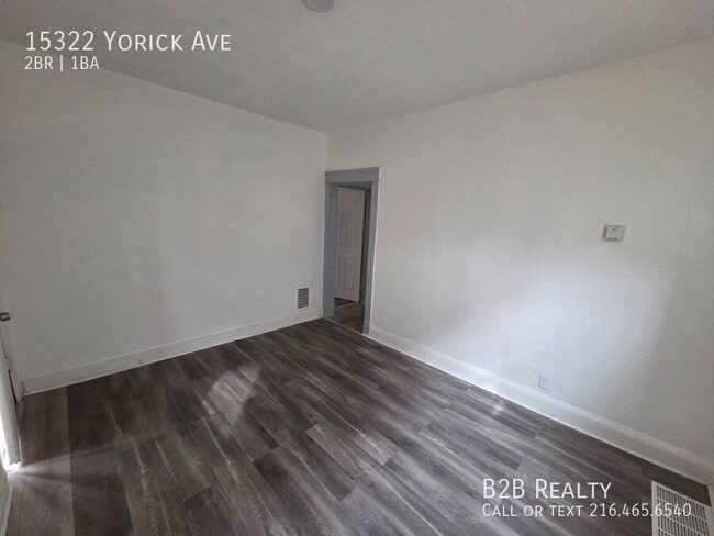 Building Photo - 15322 Yorick Ave