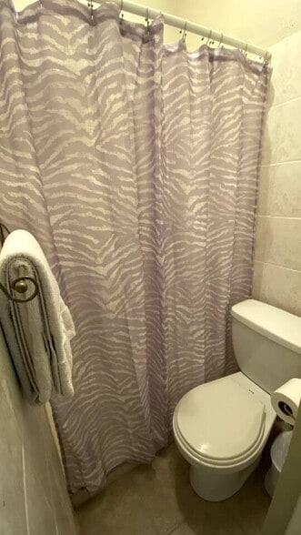 Building Photo - 445 W Mangrum Dr