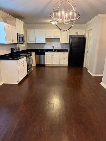 Building Photo - 5 Feldspar Court