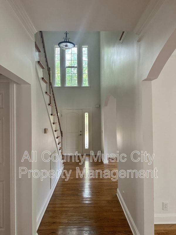 Building Photo - 425 Chamberlain Park Ln