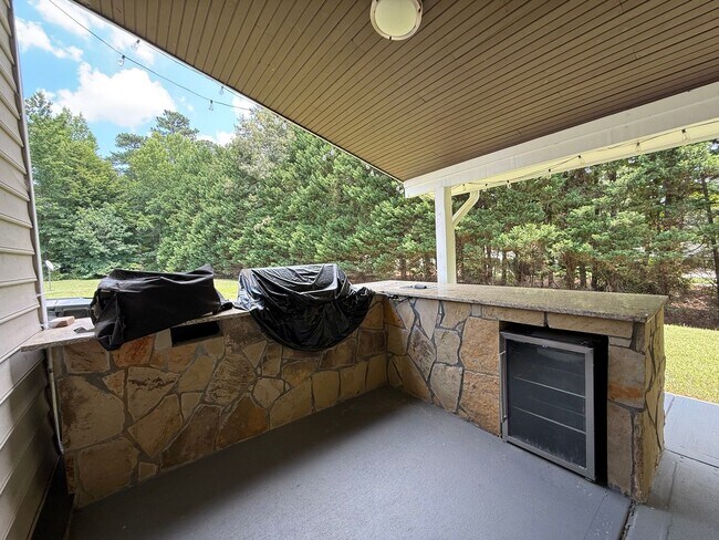 Building Photo - Newly Remodeled 4BD, 2.5BA Raleigh Home wi...