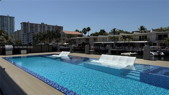 Building Photo - 3826 NE 171 St