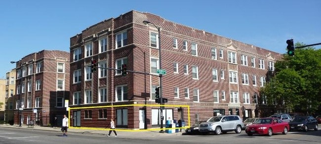 Building Photo - 2000 W Foster Ave