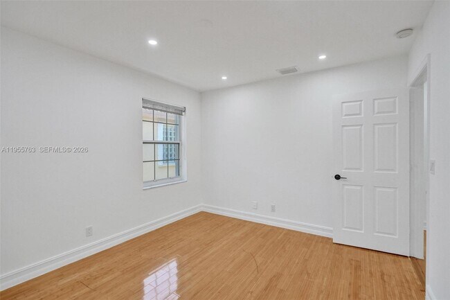 Building Photo - 1251 Hayes St