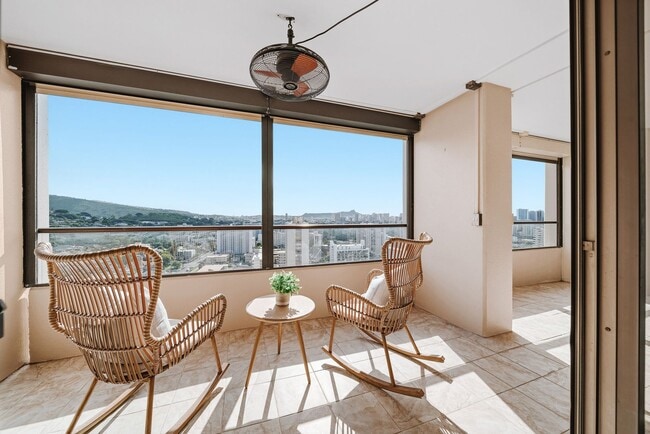 Building Photo - Mott Smith Laniloa