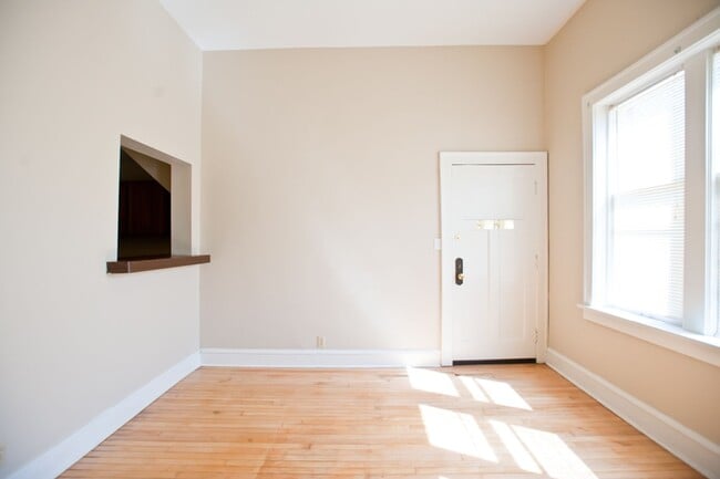Building Photo - Spacious 2BR on Milwaukee’s Lower East Side – $1,395/mo | Heat Included + Free Laundry