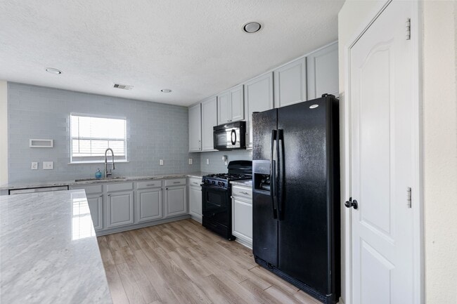 Building Photo - 18102 Clayton Bluff Ln