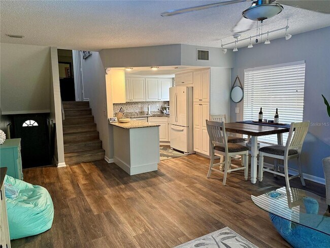 Building Photo - 5111 S Gray Pelican Way