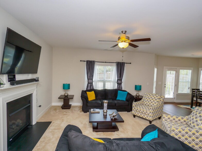 Building Photo - 1121 Tulip Poplar Rd