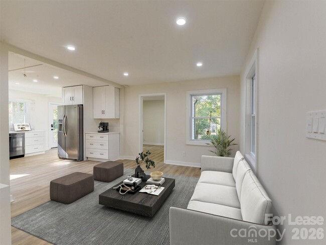 Building Photo - 2721 Mayflower Rd