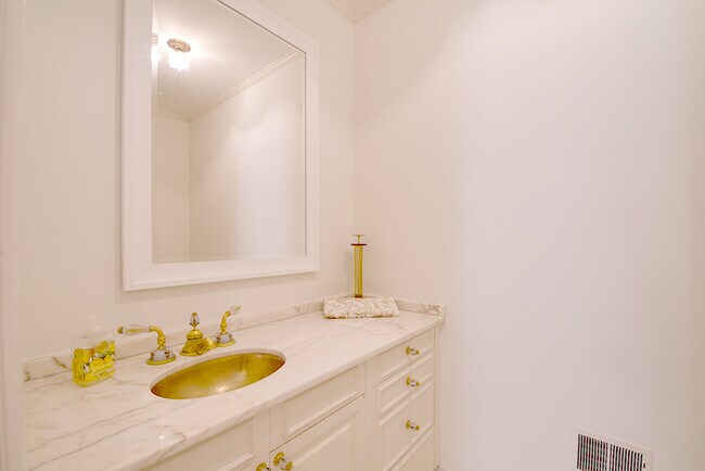 Building Photo - 31 Bridlewood Rd
