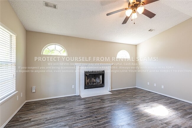 Building Photo - 3031 W Essex Dr