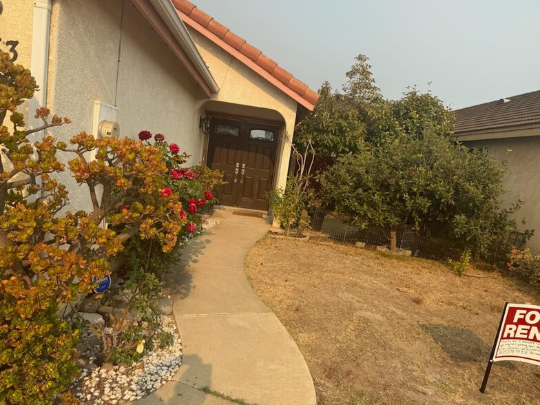 Building Photo - 853 Harper Ct