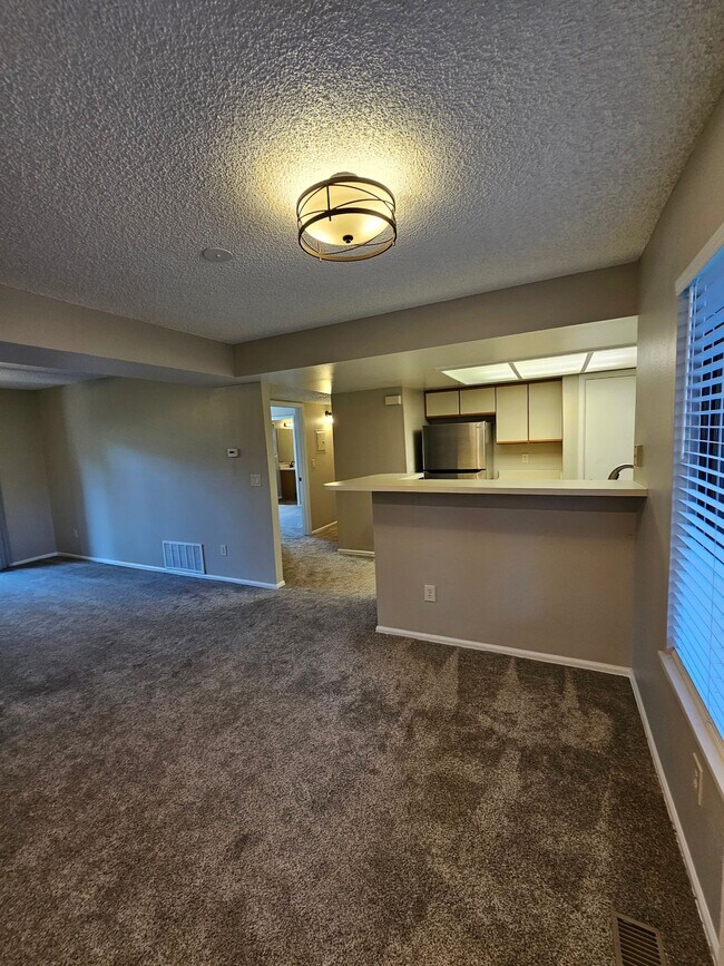 Building Photo - 945 Moorings Dr