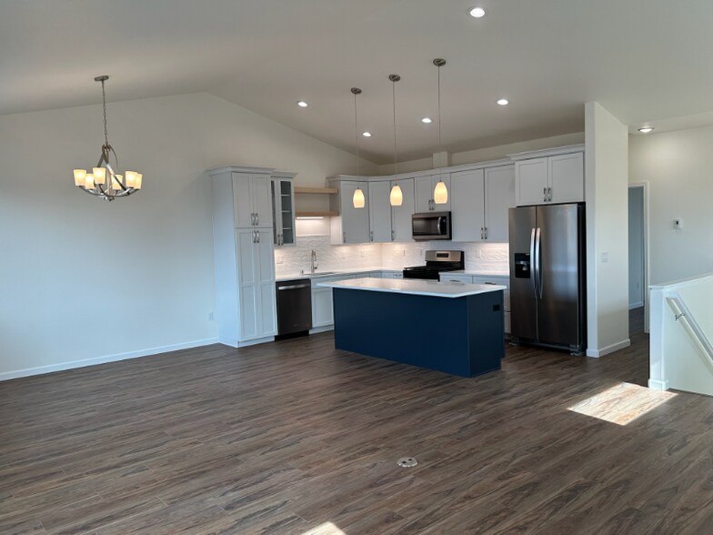 Building Photo - 4801 Kalenka Cir
