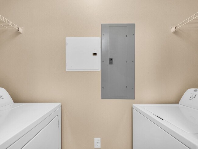 Building Photo - Beautiful One Bedroom Apartment in Fort Walton Beach!