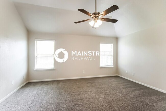 Building Photo - 4 Bedroom Pet-Friendly Home in ROSHARON, TX with Main Street Renewal