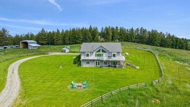 Building Photo - Available For Rent Mid October! 5-bedroom,...