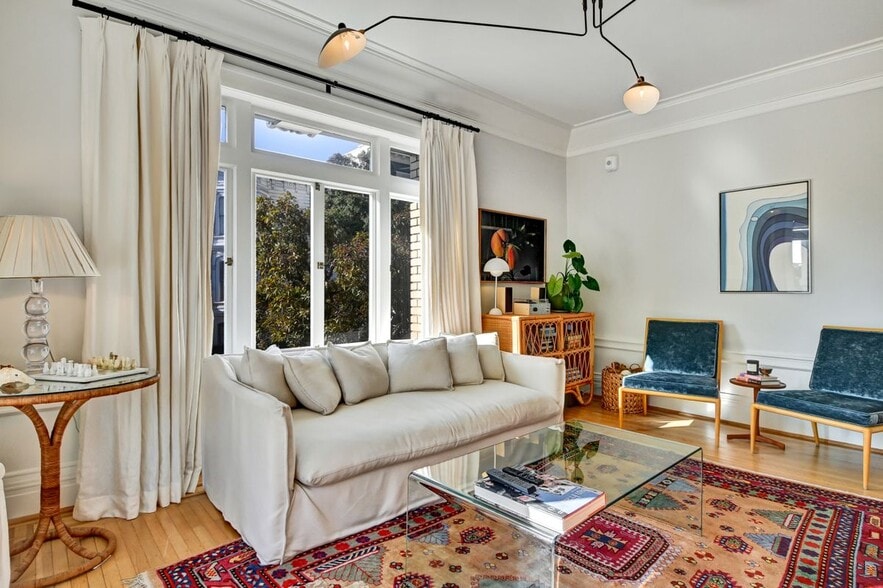 Building Photo - 2299 Sacramento St