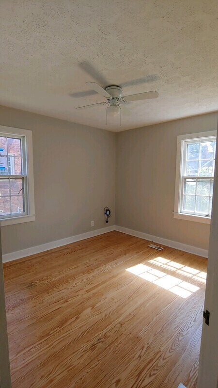 Building Photo - 3026 Dartmouth Ave