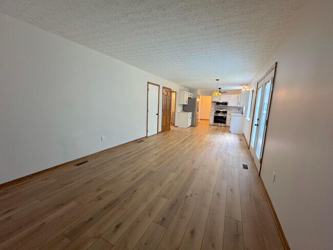 Building Photo - 564 Glenside Ln