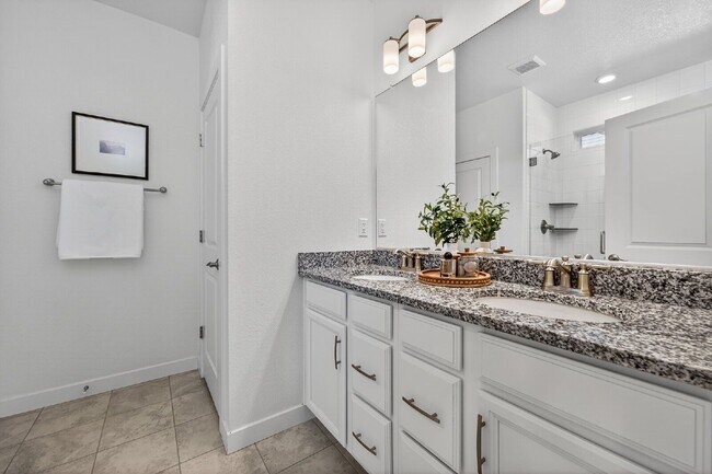 Building Photo - 6311 Stable View St