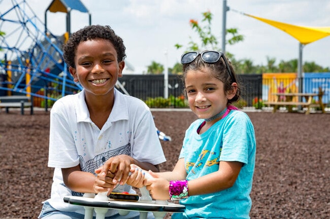 Building Photo - 15145 Cameo Ct