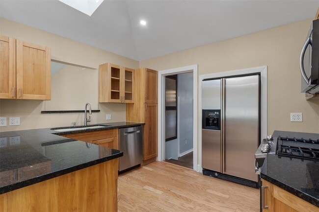 Building Photo - 400 E Monroe St