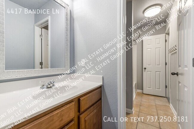 Building Photo - 4417 Bandice Ln