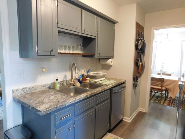 Building Photo - 842 Halifax Cir