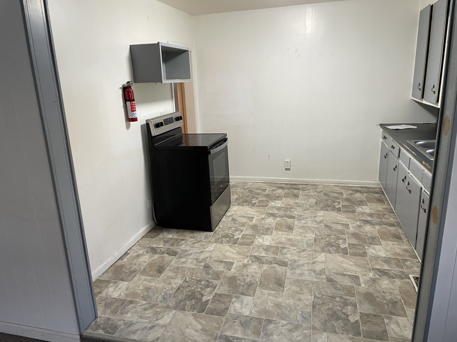 Building Photo - 701 W Holmes Rd