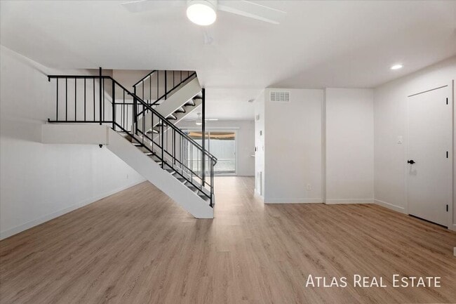 Building Photo - 3807 S Mill Ave