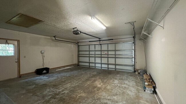 Building Photo - 935 Shriver Cir
