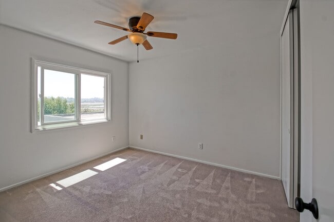 Building Photo - Bright & Spacious, 4BR3BA Home in the Private, Gated Community w/ 2 Pools, Clubhouse, Playground ...