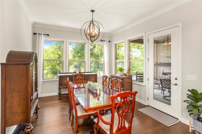 Building Photo - 2024 Albatross Way