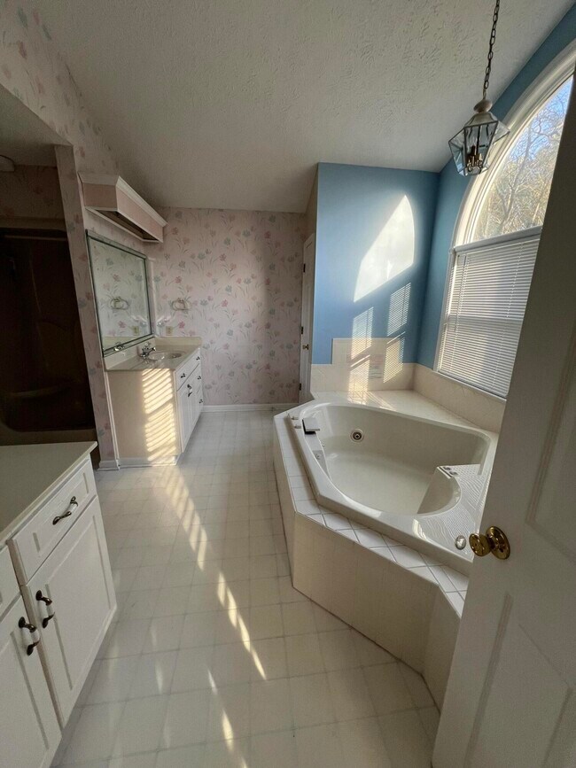 Building Photo - 184 Beaver Dam Rd