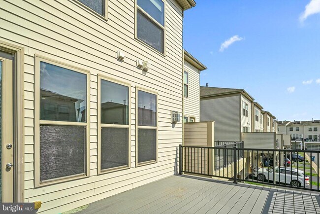 Building Photo - 23493 Adagio Terrace