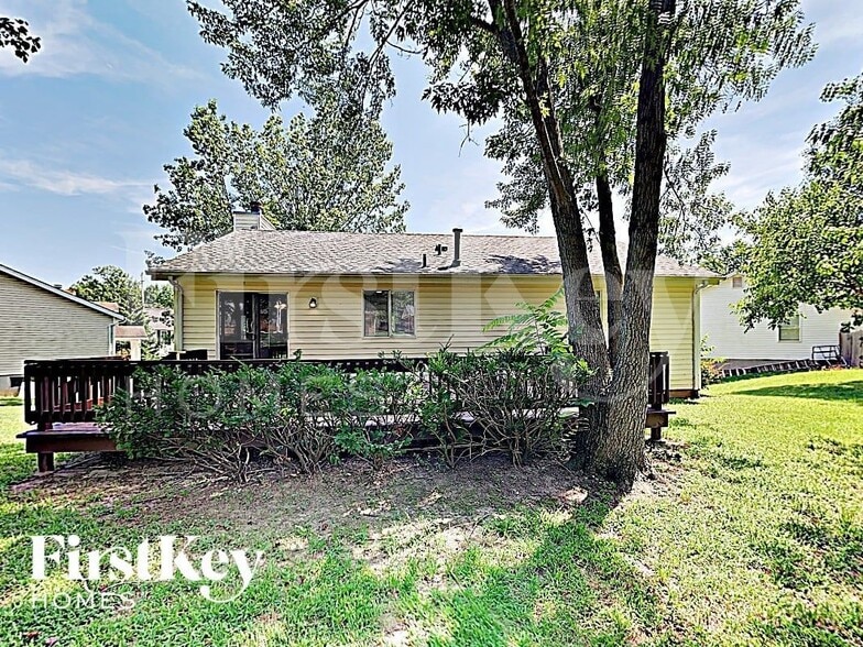 Building Photo - 7011 Blue Mountain Dr