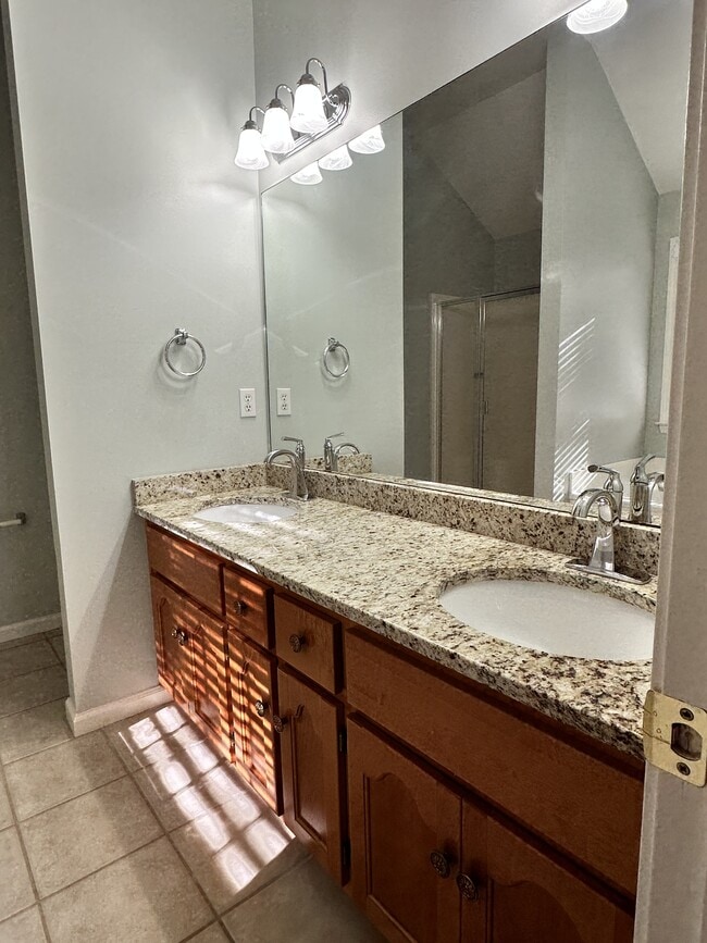 Building Photo - 525 Hackberry Ridge Cove