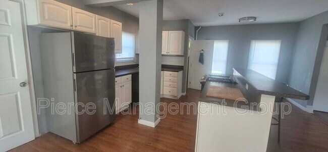 Building Photo - 274 Beech St